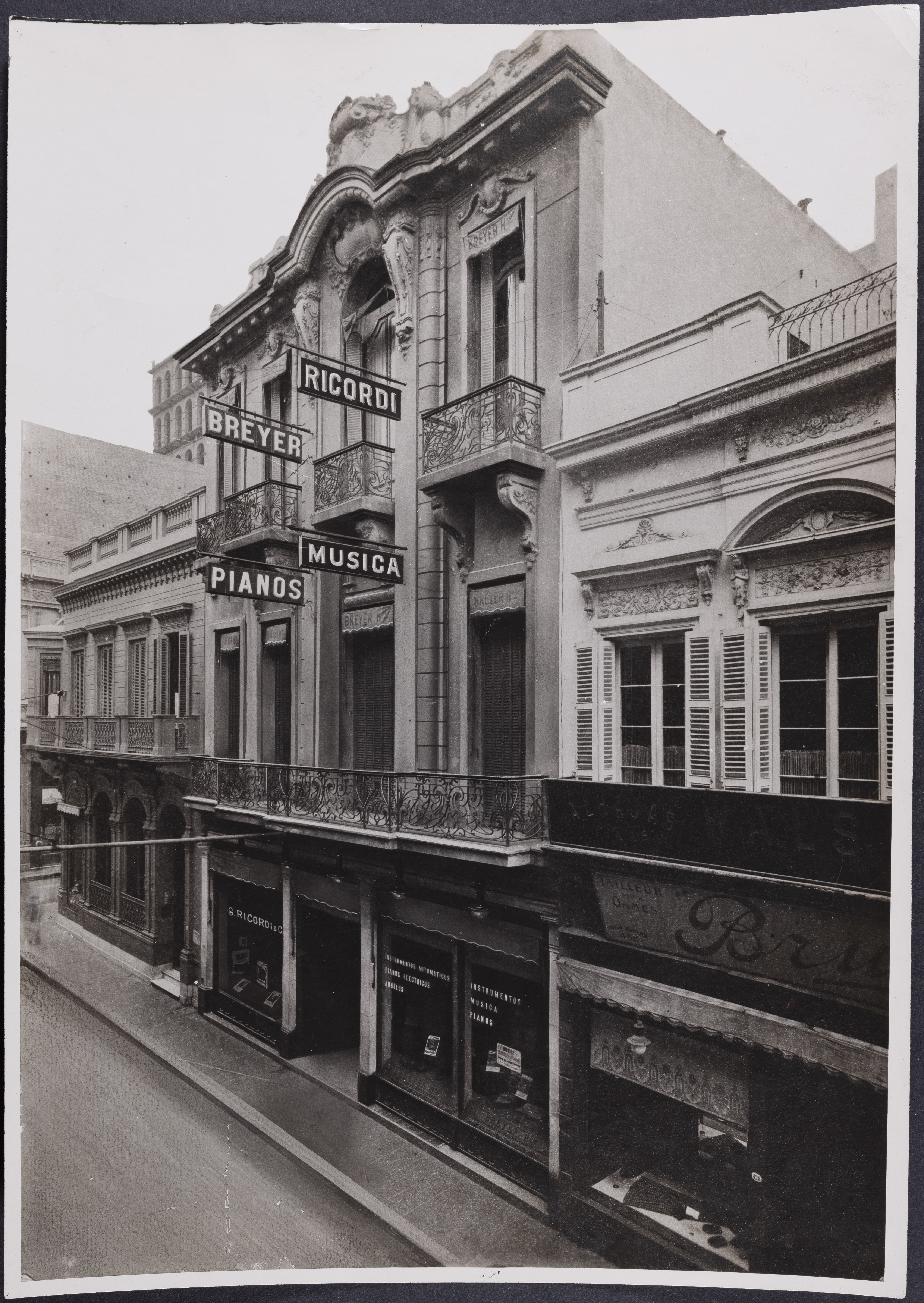 Il negozio Ricordi di Calle Florida 414 a Buenos Aires nel 1924